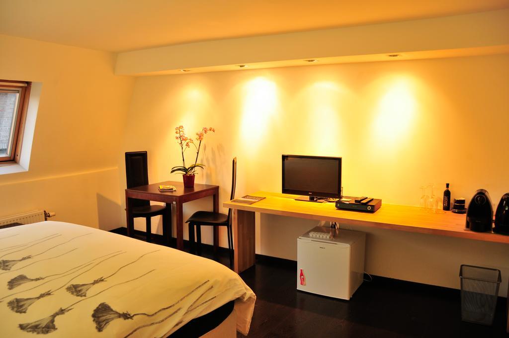 Bed and Breakfast Logies Zen Aan Zee Ostende Zimmer foto
